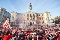 Biển người ăn mừng chức vô địch lịch sử của Athletic Bilbao