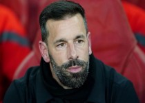 HLV Ruud van Nistelrooy sẽ chính thức ra mắt MU ở trận gặp Leicester