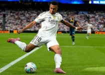 Real toàn thắng từ đầu mùa