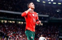 Bồ Đào Nha 2-2 Hungary: Ronaldo lập cú đúp