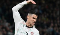 Bồ Đào Nha 'giải cứu' Ronaldo