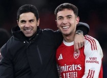 Arsenal đè bẹp Aston Villa 4-1 rạng sáng 31/12.