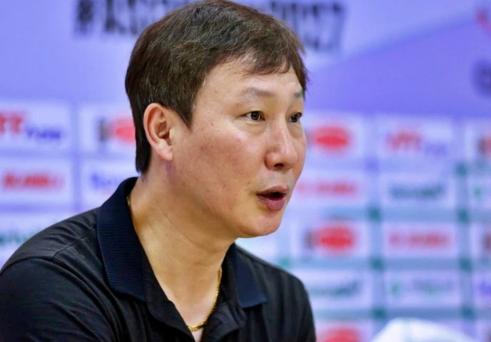 HLV Kim Sang Sik thẳng thắn chỉ ra điểm yếu của ĐT Việt Nam (Ảnh: VFF).