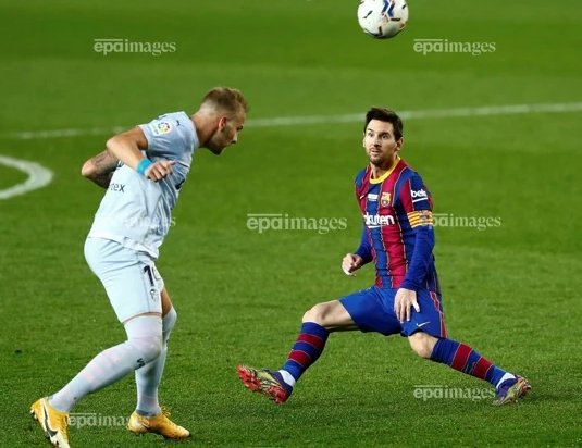 Barcelona hưởng lợi vô cùng lớn với siêu sao Messi. Ảnh: EPA.