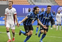 Soi kèo Inter vs Cagliari, 1h45 ngày 15/4: Chạm một tay vào chức vô địch