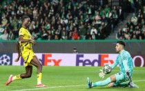 Sporting Lisbon để thua quá đậm ở trận lượt đi