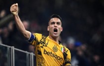 Inter Milan giành chiến thắng trước Genoa để vươn lên vị trí số 1