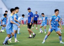 HLV Kim Sang Sik loại 5 tuyển thủ, chốt danh sách dự SEA Games 33