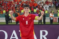 Khuất Văn Khang là cầu thủ trẻ thành công nhất lịch sử Việt Nam.