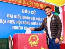 Xuân Son: 'Hạnh phúc và tự hào khi lần đầu tiên đi bầu cử'