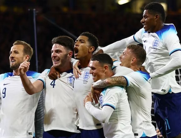 Soi kèo Anh vs Italia, 1h45 ngày 18/10: Vé cho Tam sư