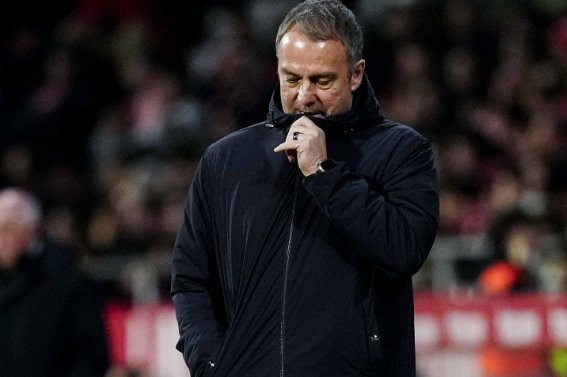 Barcelona liên tục vấp ngã: Chiến dịch giải cứu Hansi Flick